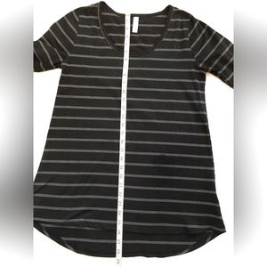 Lularoe Long sleeve Lynnae size small